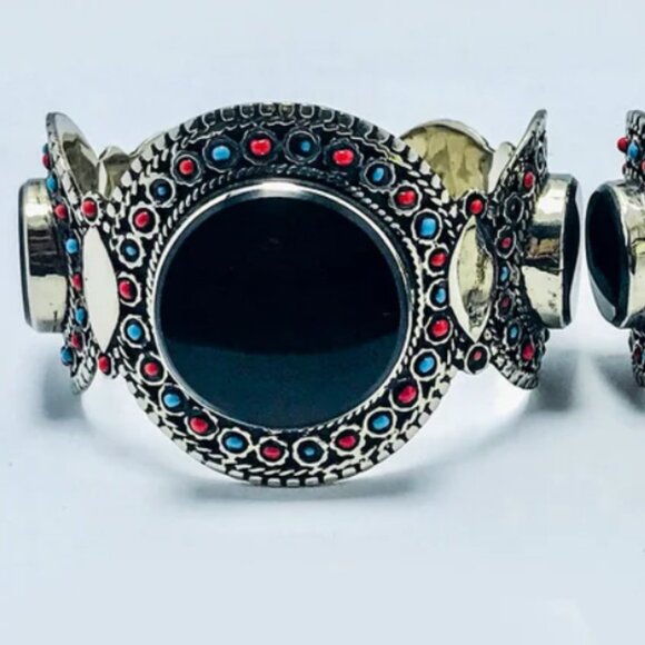 Single Handmade Kuchi Cuff Bracelet: Afghan Tribal Jewelry - Picture 2 of 6